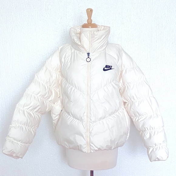 Amazing Nike Down Filled Puffer Zip Up Jacket - Picture 4 of 7